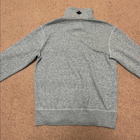 Mens XS salt and pepper Roots sweater - Picture 3 of 5